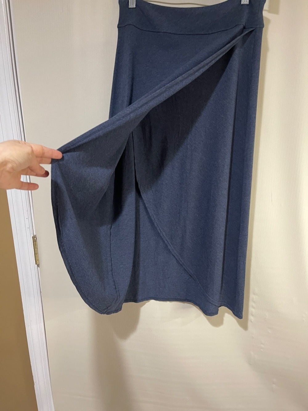 Athleta Navy Wrap-Style Midi Skirt Size XS Like New Condition - Picture 5 of 9